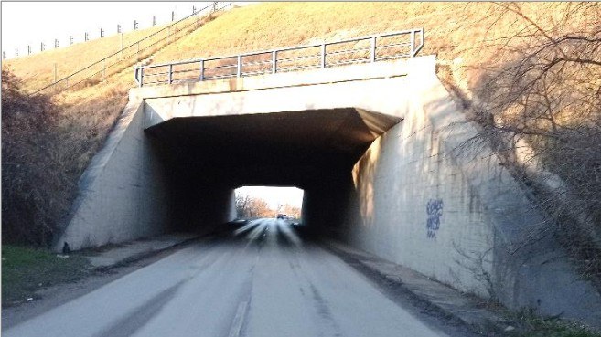 A Pátyot Biatorbággyal összekötő 81106-os jelű közút egyik alagútja